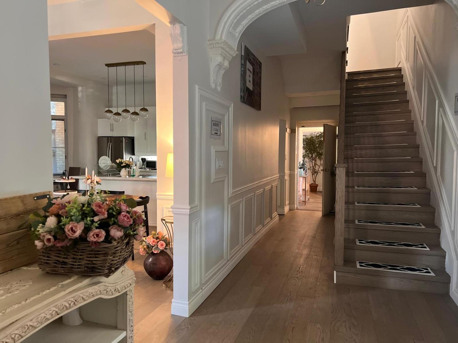 Sweet Home Toronto Bagian luar foto