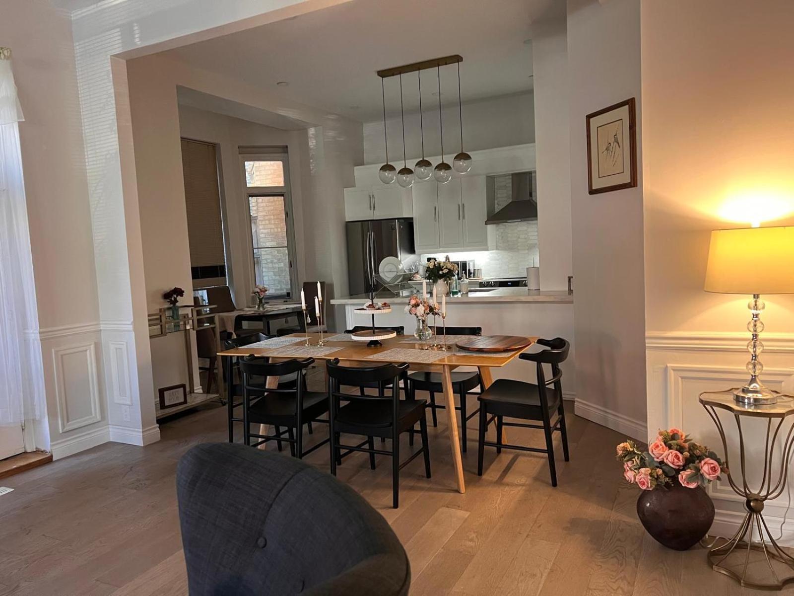 Sweet Home Toronto Bagian luar foto